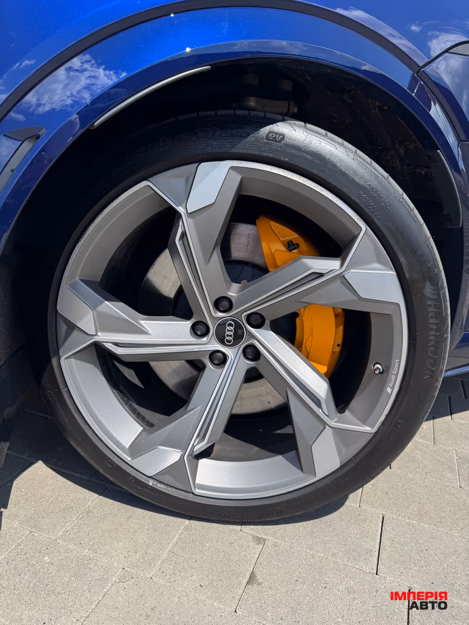 Audi e-tron S Sportback - фото 10