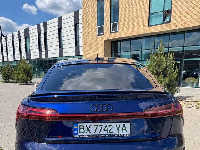 Audi e-tron S Sportback - фото 4