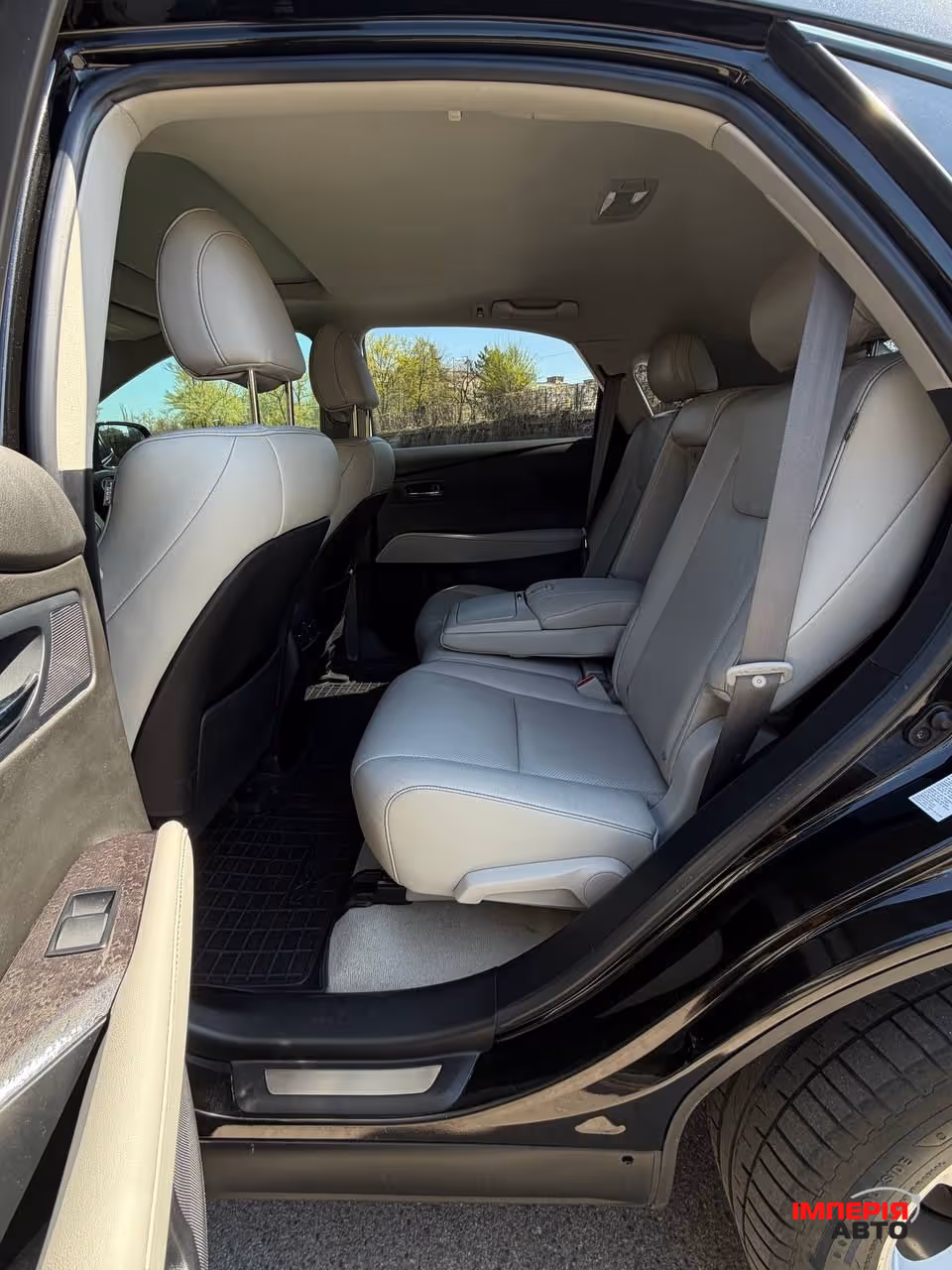 Lexus RX - фото 25