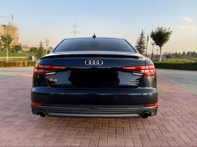 Audi A4 - фото 5