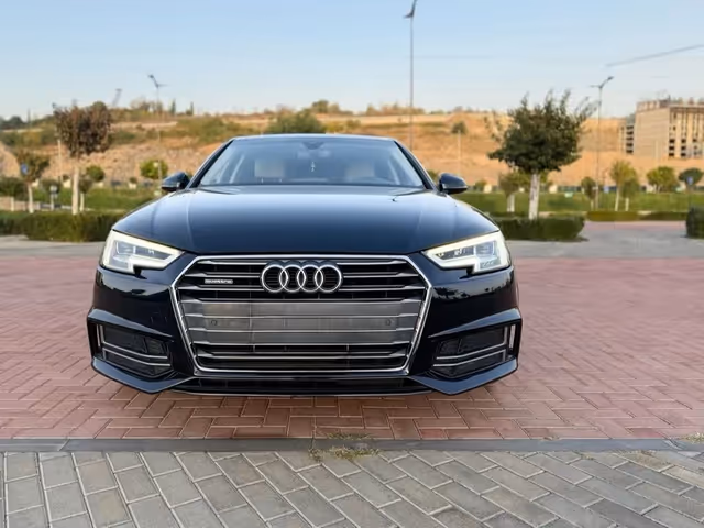 Audi A4 - фото 1