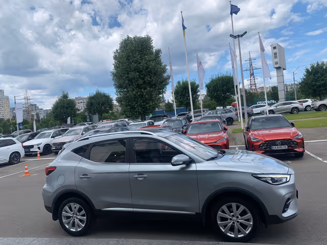 MG ZS - фото 5