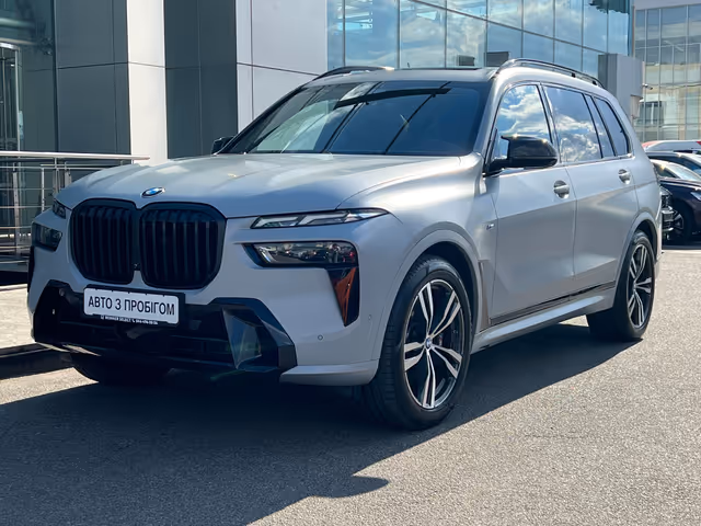 BMW X7 - фото 3