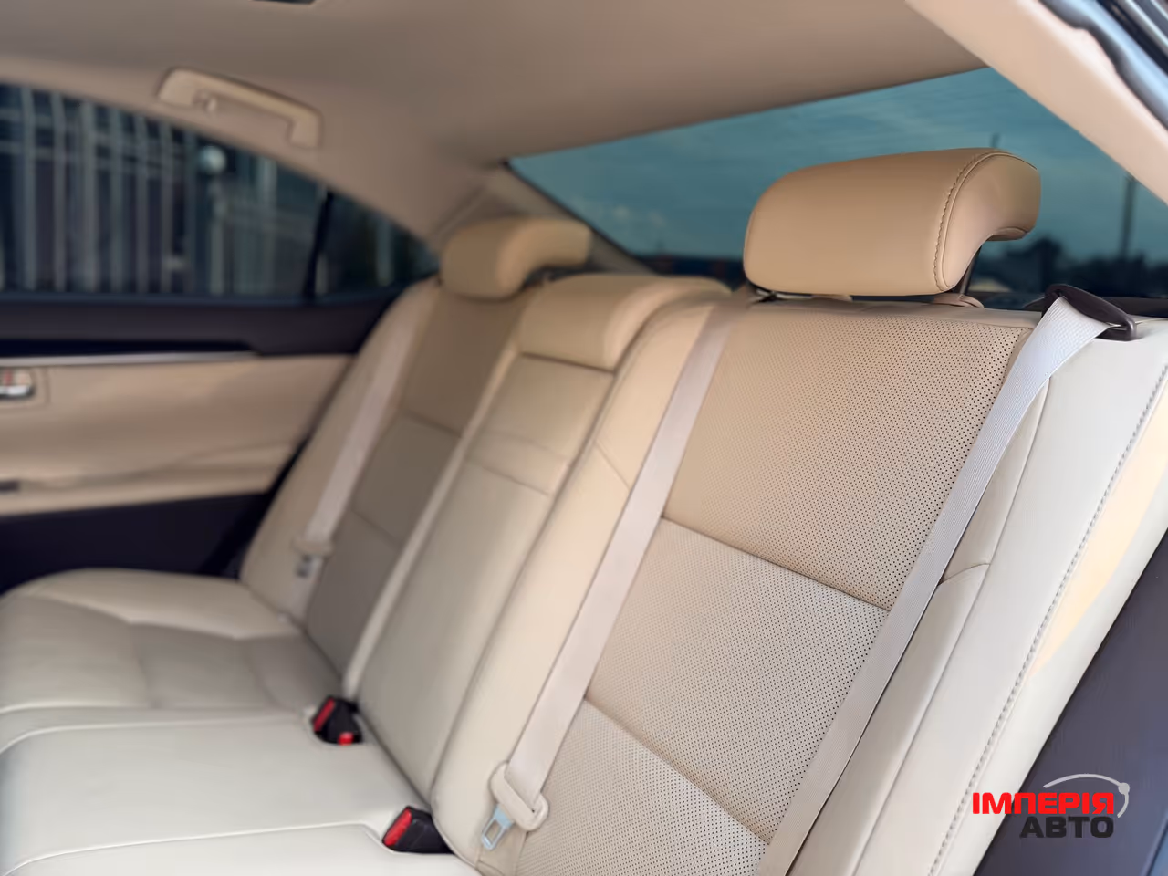 Lexus ES - фото 12