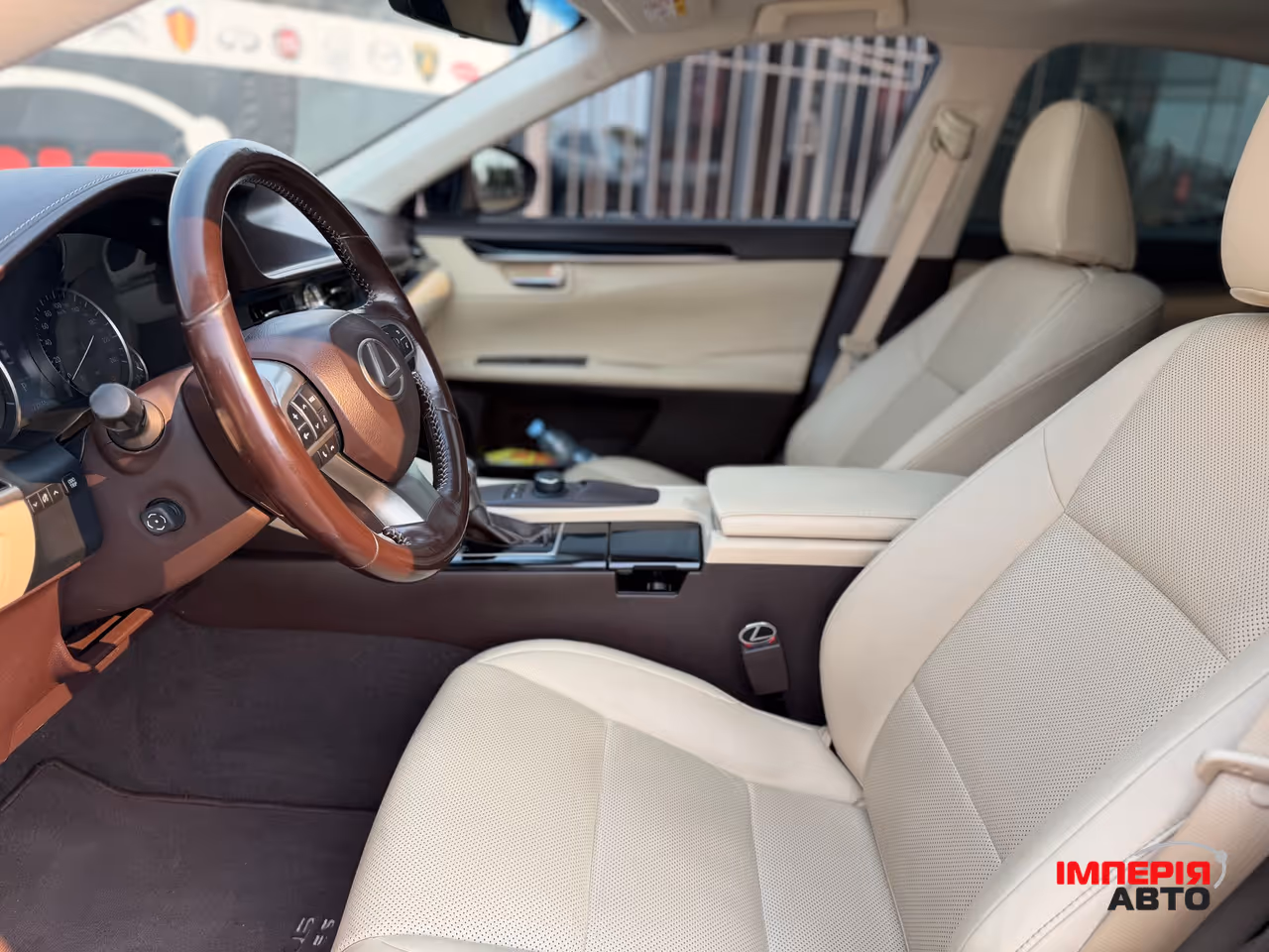 Lexus ES - фото 9