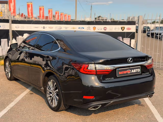 Lexus ES - фото 4