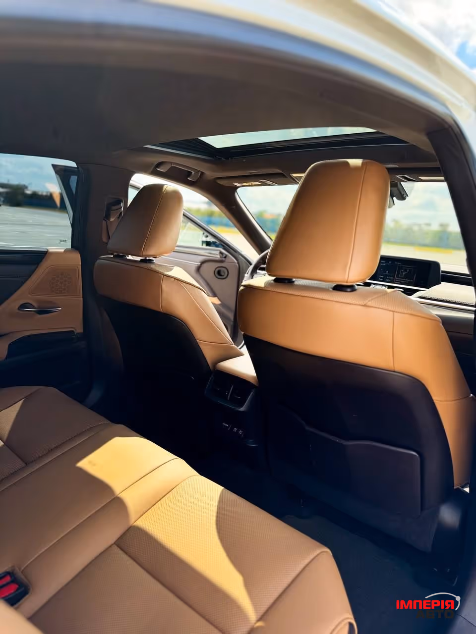 Lexus ES - фото 16