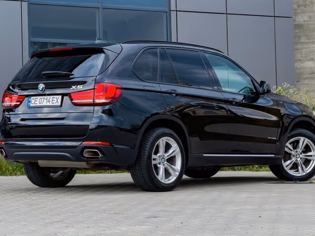 BMW X5 - фото 2