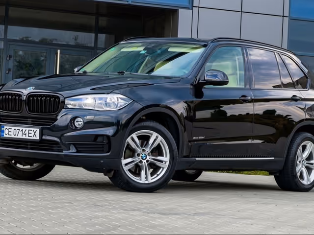 BMW X5 - фото 1