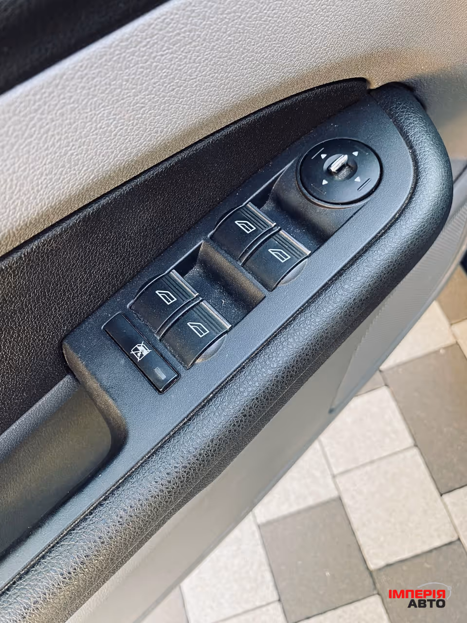 Ford Focus - фото 8