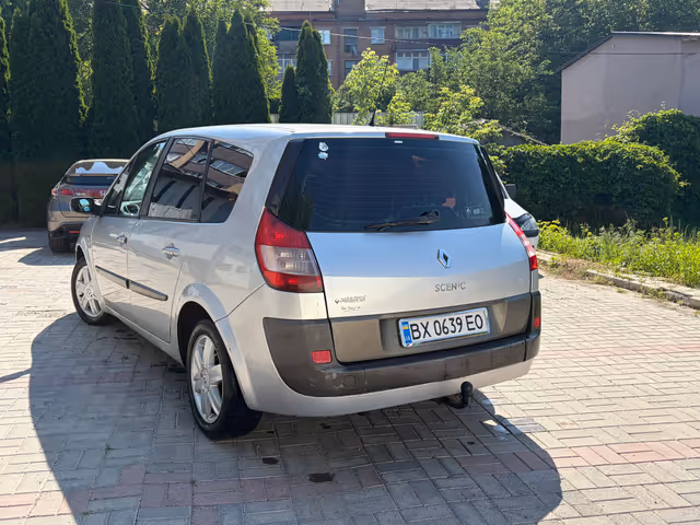 Renault Megane - фото 4
