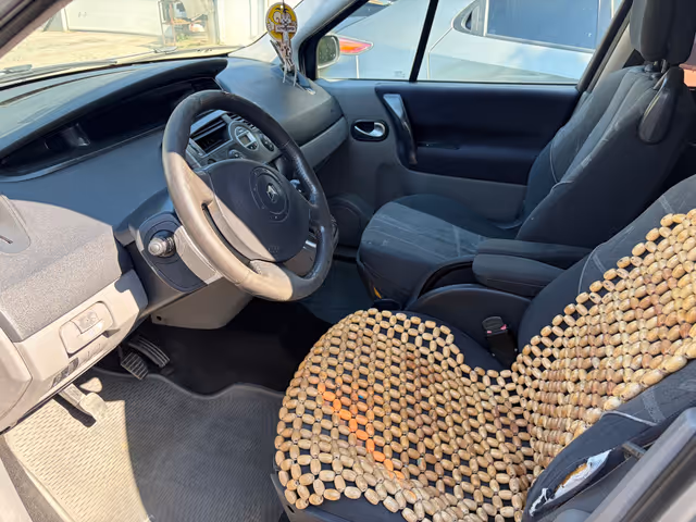 Renault Megane - фото 5