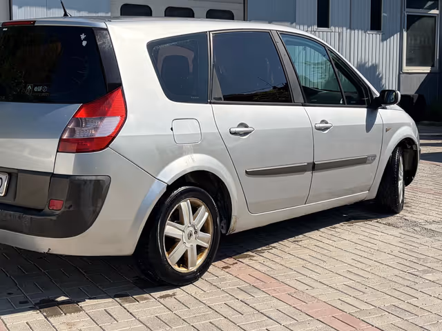 Renault Megane - фото 3