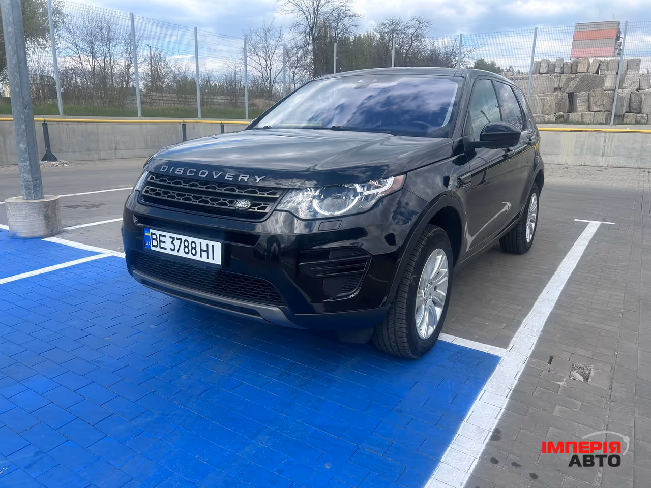 Land Rover Discovery Sport - фото 1