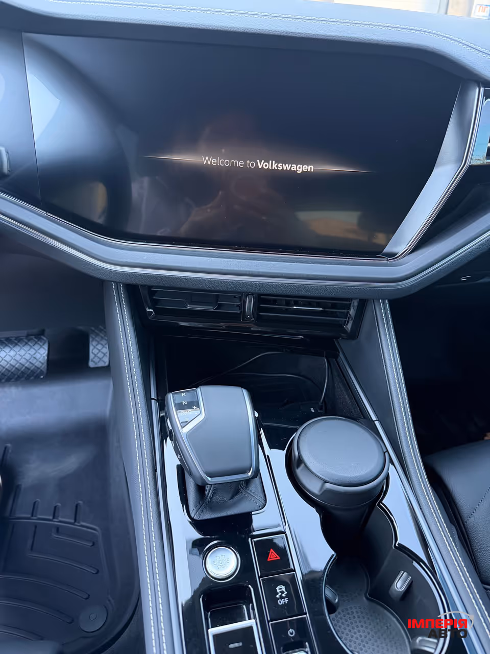Volkswagen Touareg - фото 7