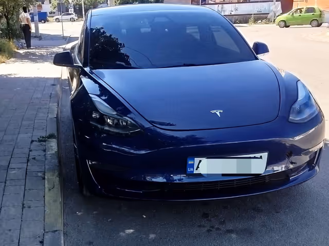 Tesla Model 3 - фото 3