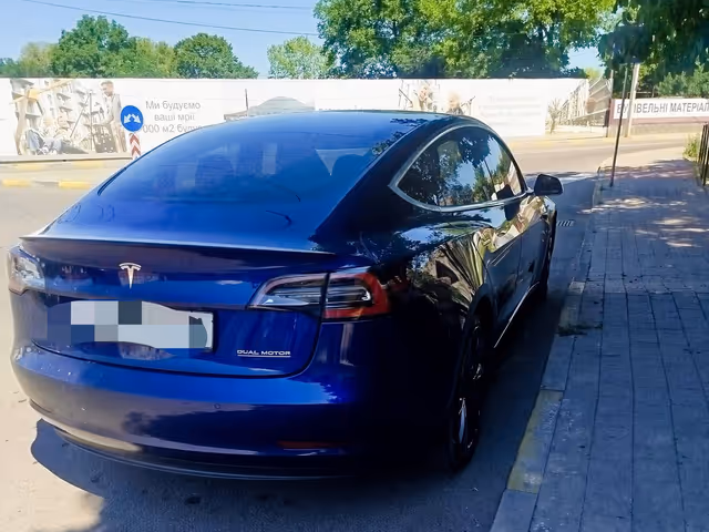 Tesla Model 3 - фото 4