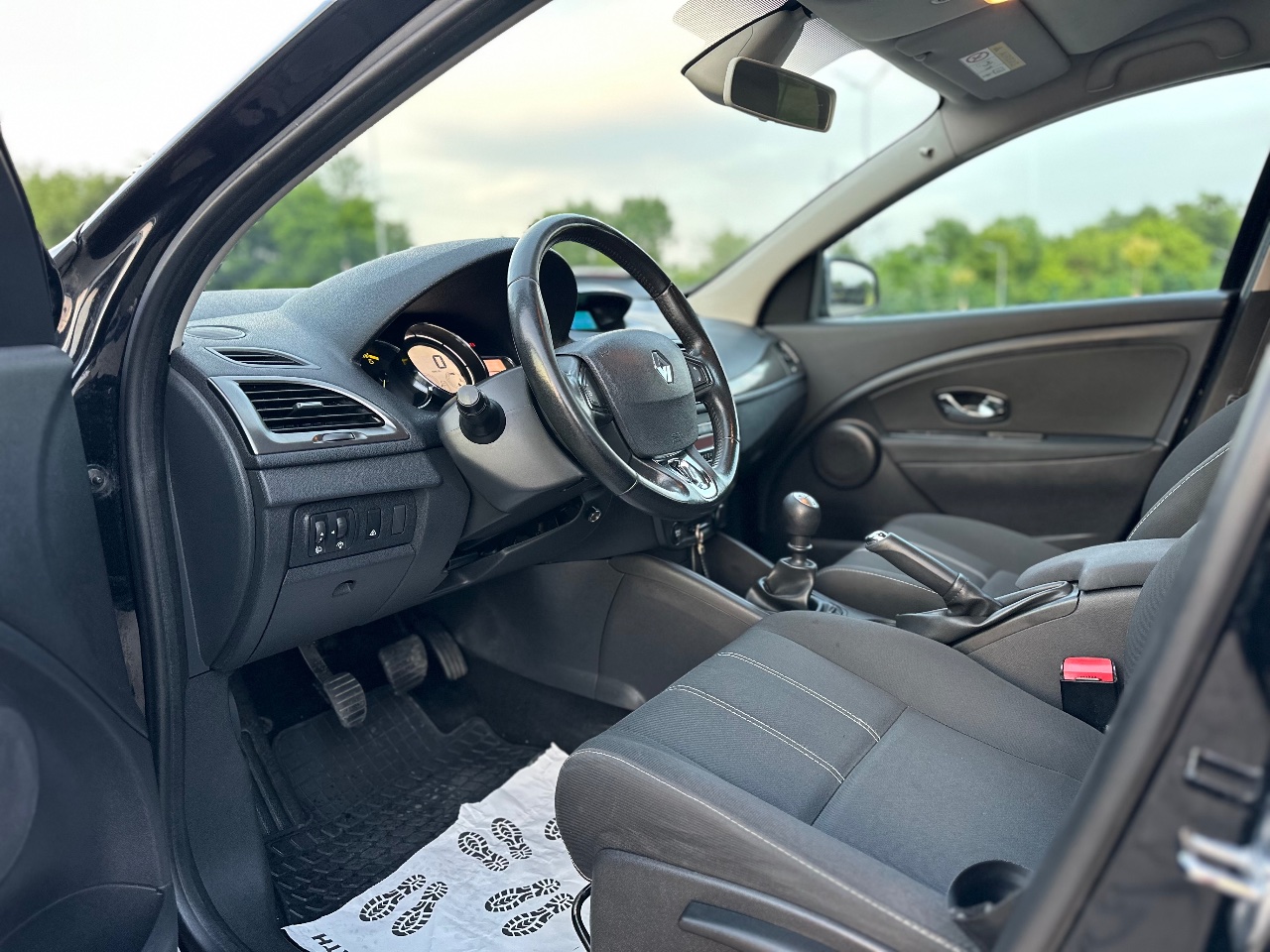 Renault Megane - фото 6