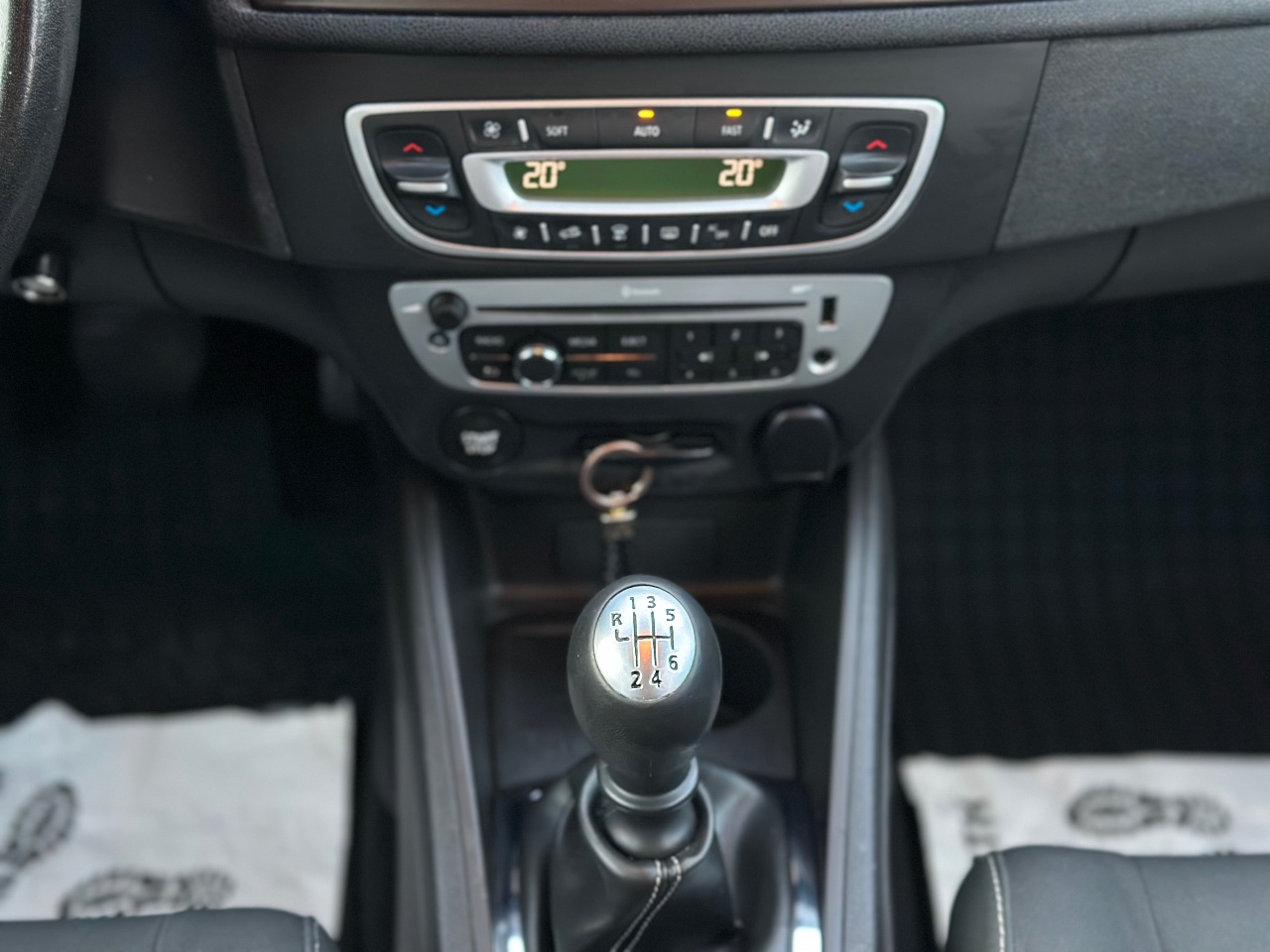 Renault Megane - фото 9