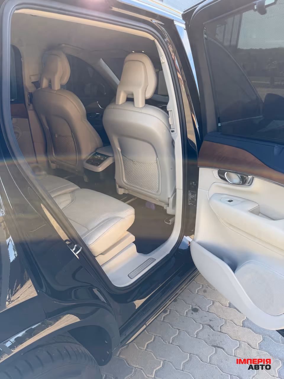 Volvo XC90 - фото 25