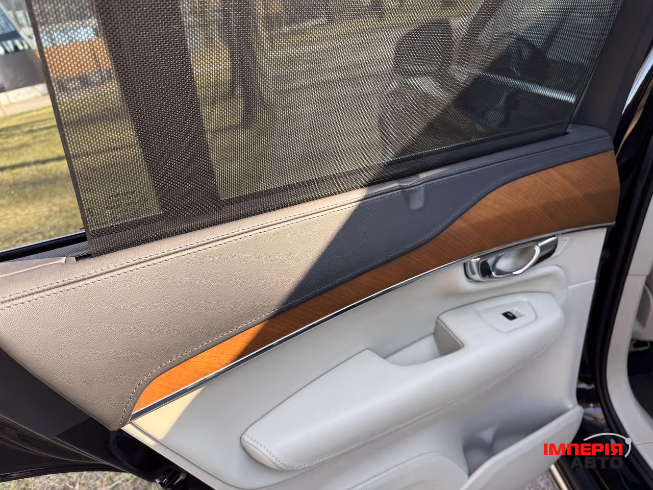 Volvo XC90 - фото 32