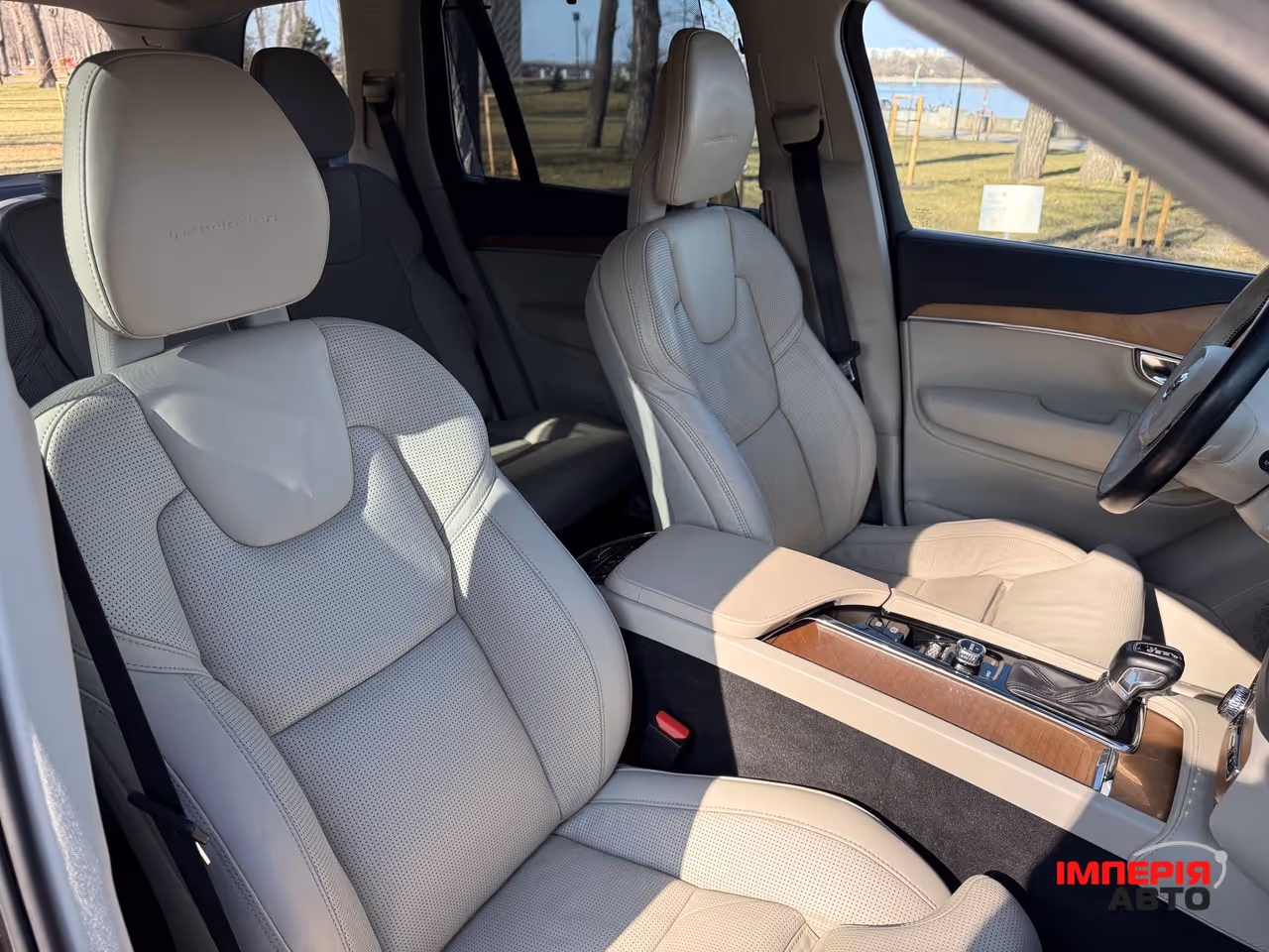 Volvo XC90 - фото 39