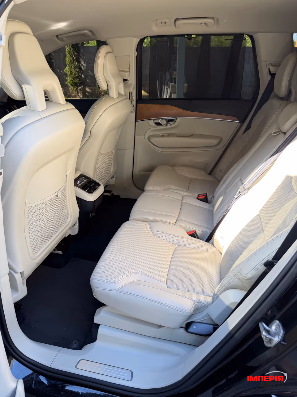 Volvo XC90 - фото 24