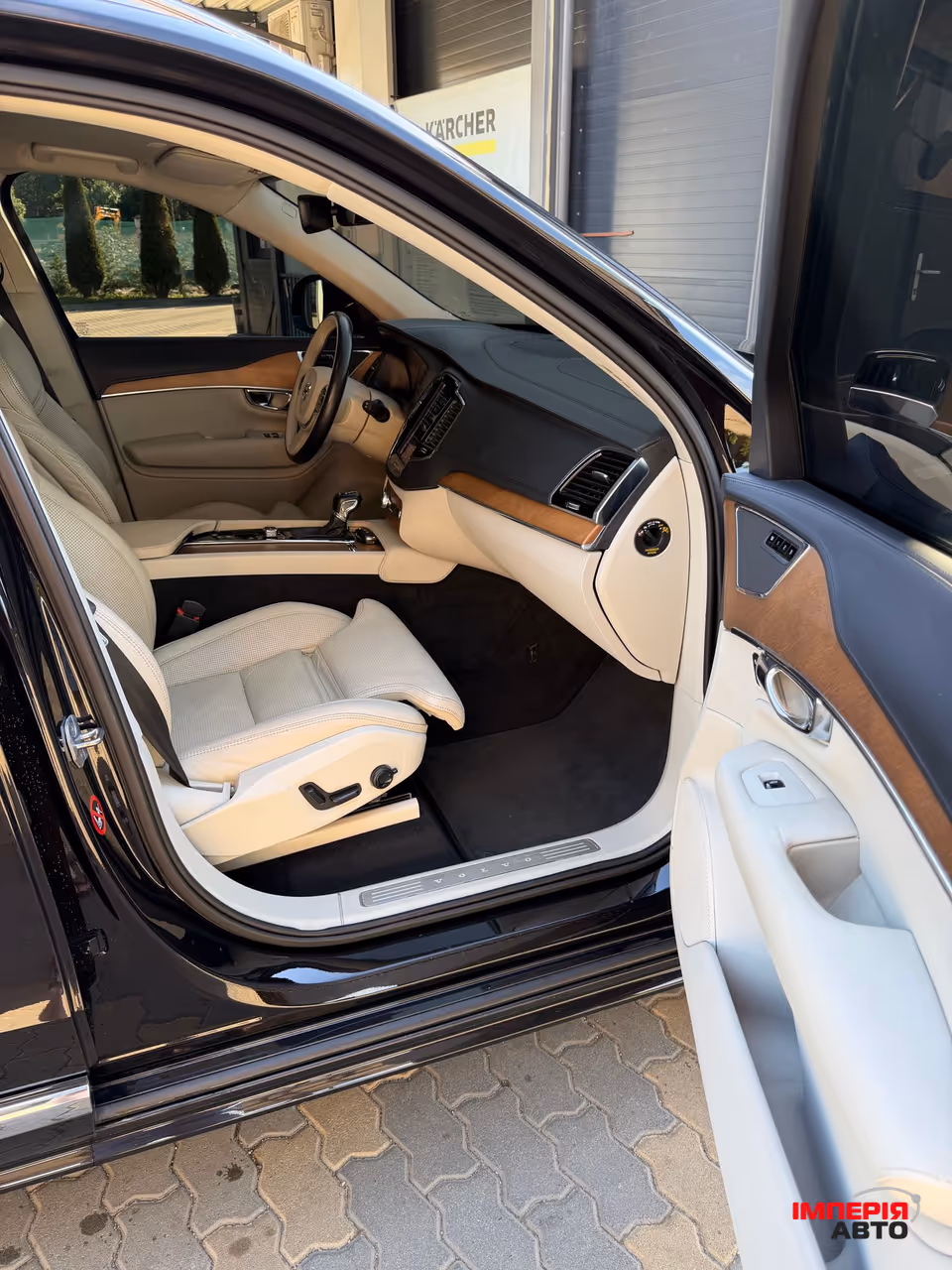 Volvo XC90 - фото 26