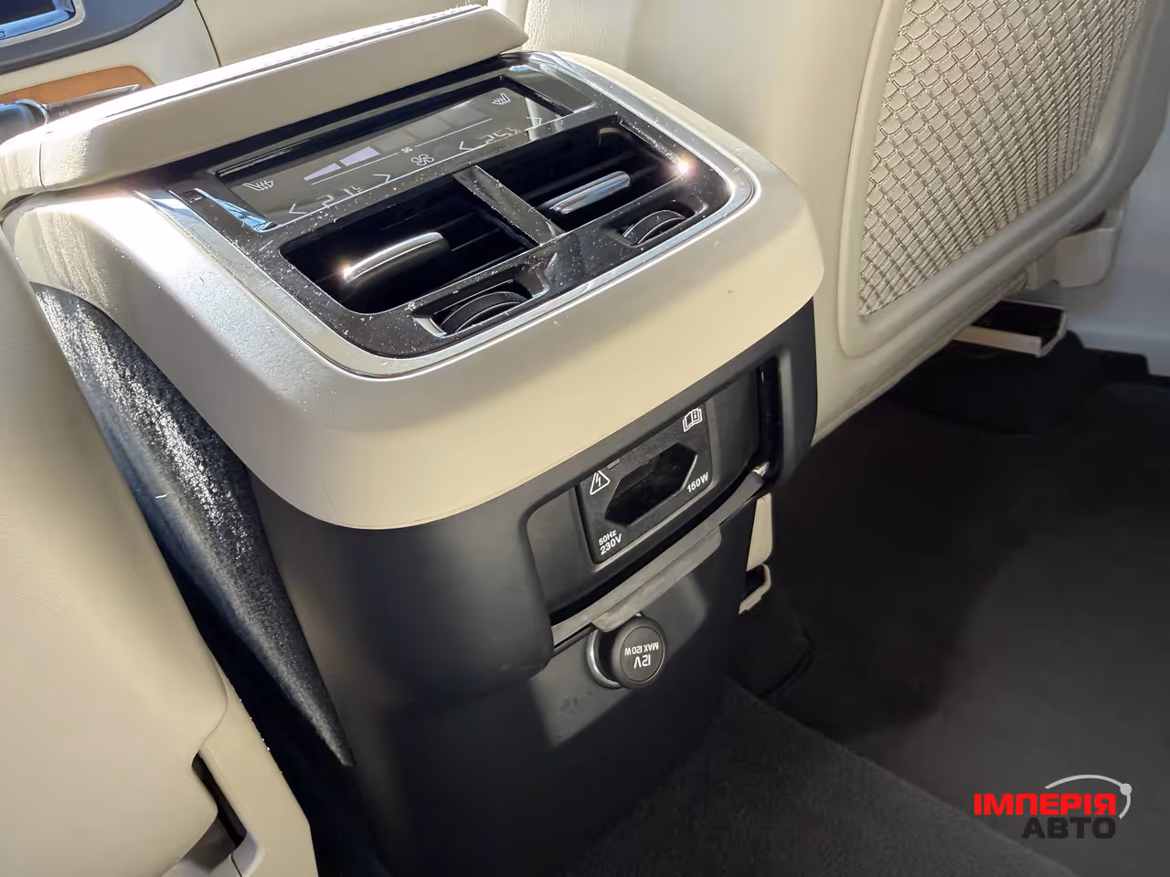 Volvo XC90 - фото 65