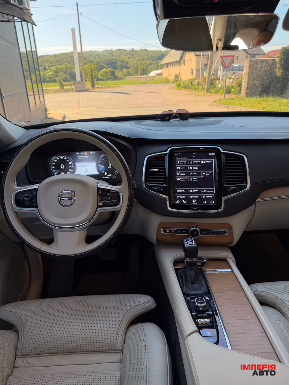 Volvo XC90 - фото 28