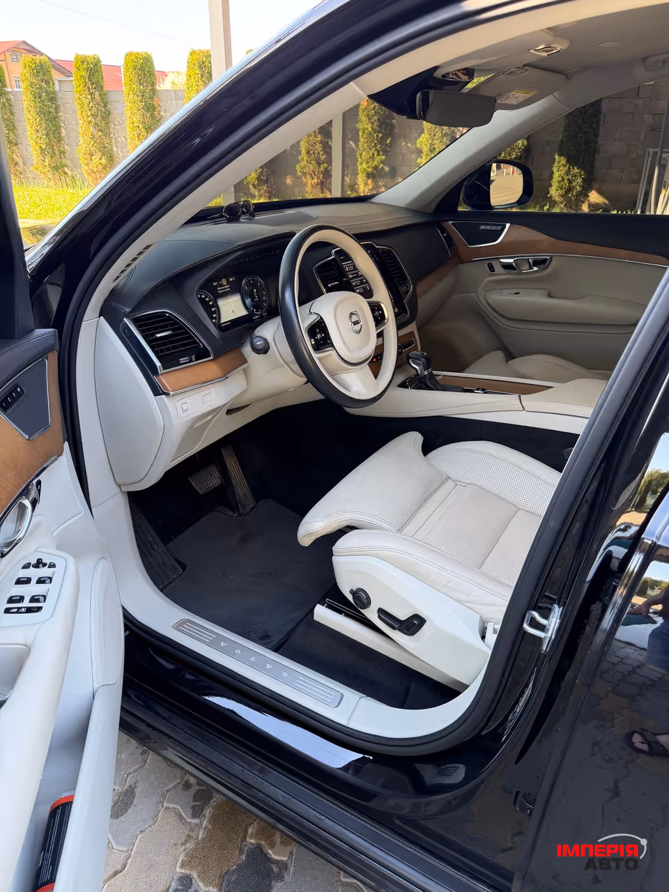 Volvo XC90 - фото 22