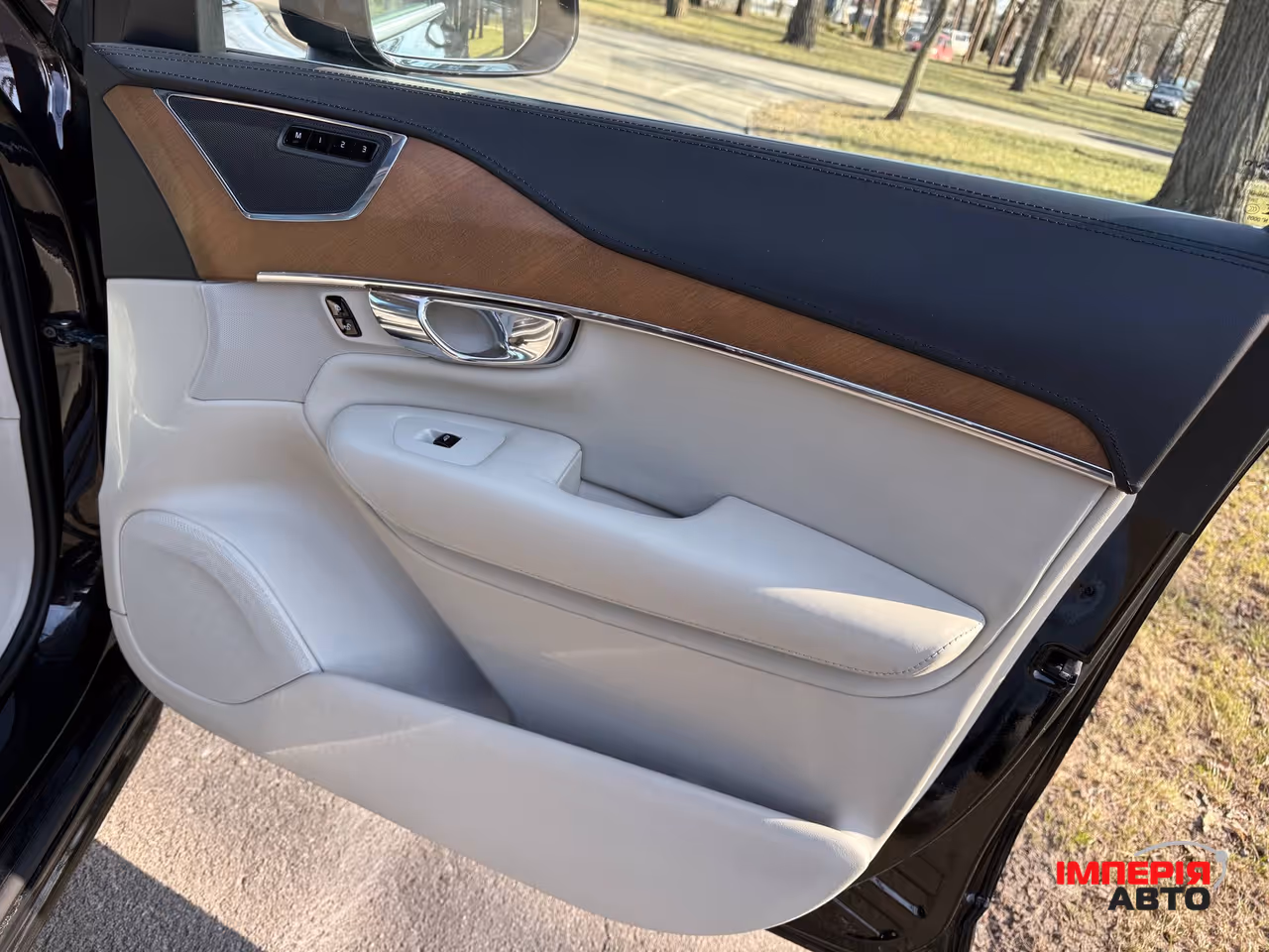 Volvo XC90 - фото 35