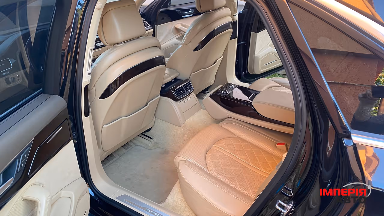 Audi A8 - фото 11