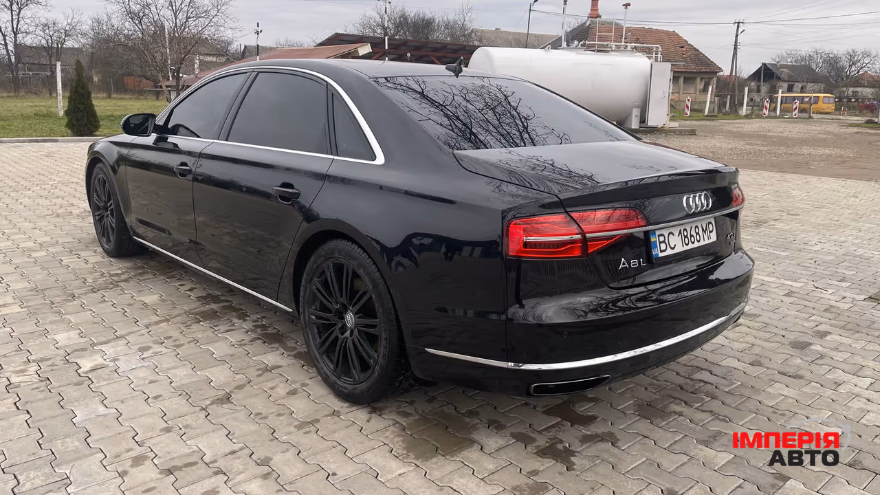 Audi A8 - фото 48
