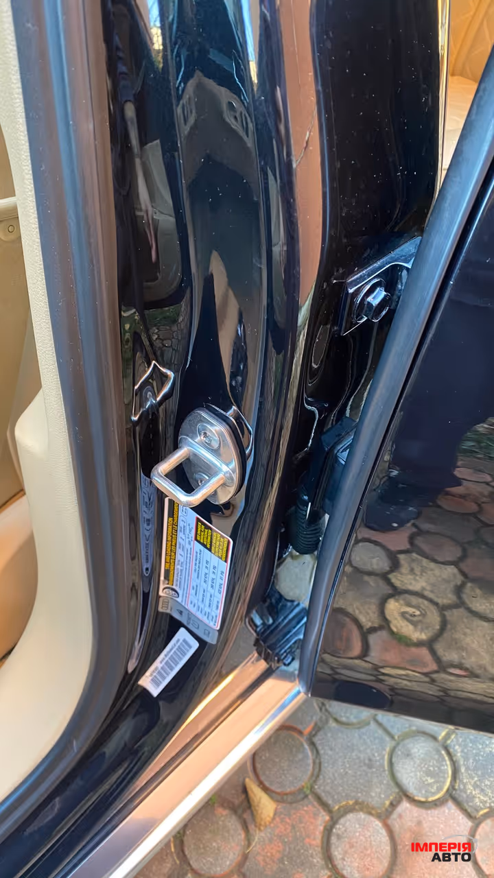 Audi A8 - фото 8