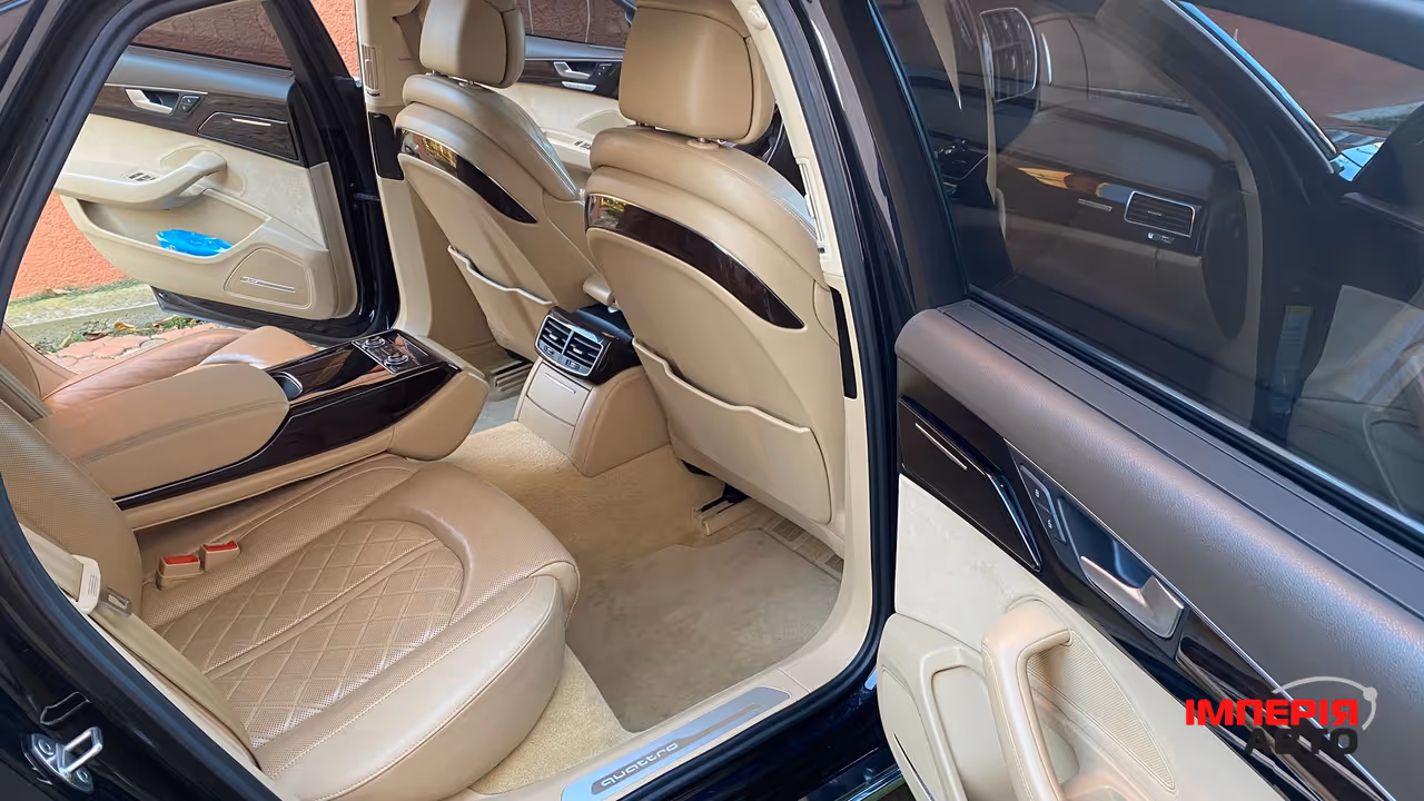 Audi A8 - фото 12