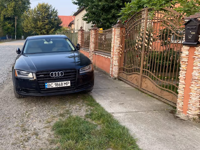Audi A8 - фото 5