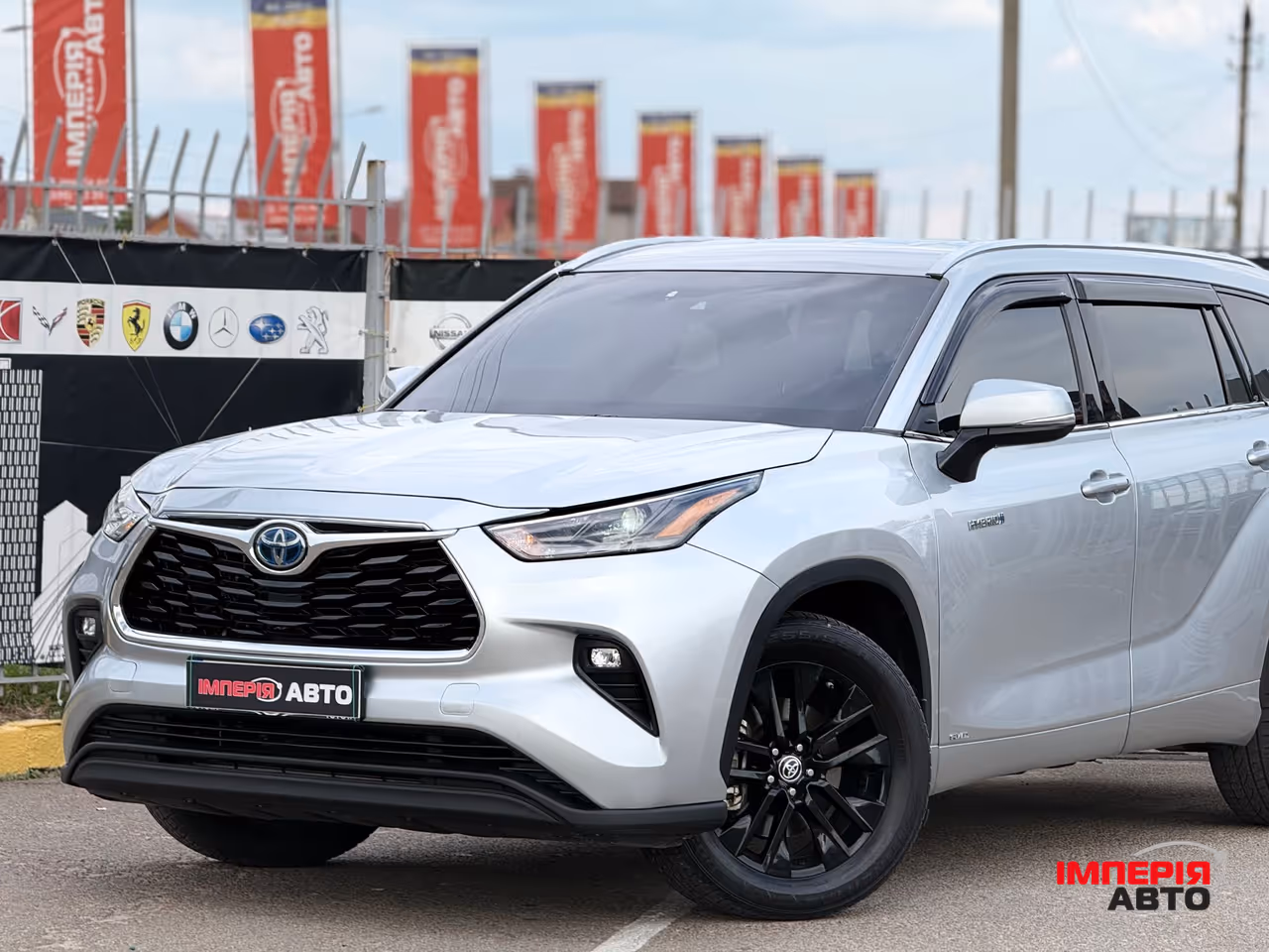 Toyota Highlander - фото 2