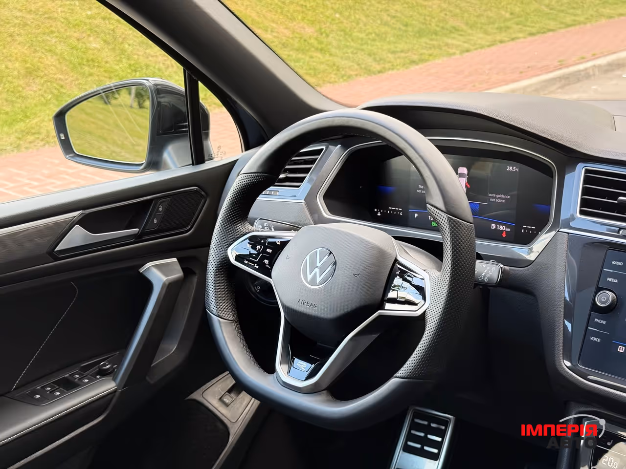 Volkswagen Tiguan - фото 15