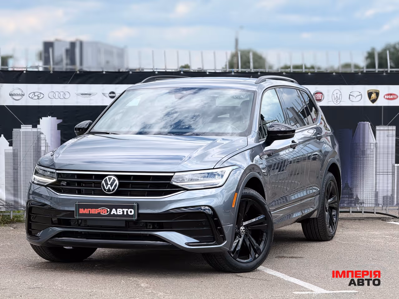 Volkswagen Tiguan - фото 2