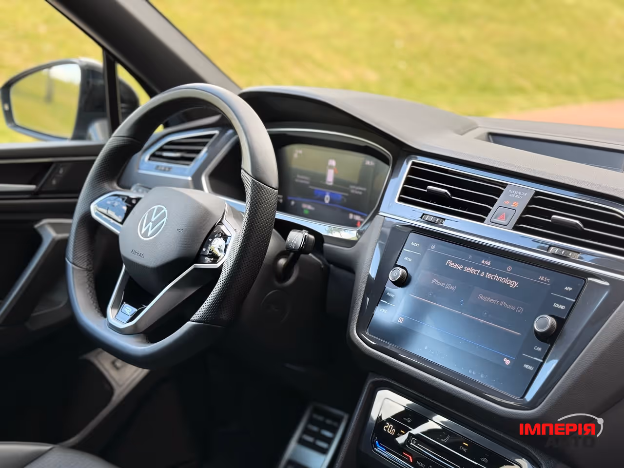 Volkswagen Tiguan - фото 12