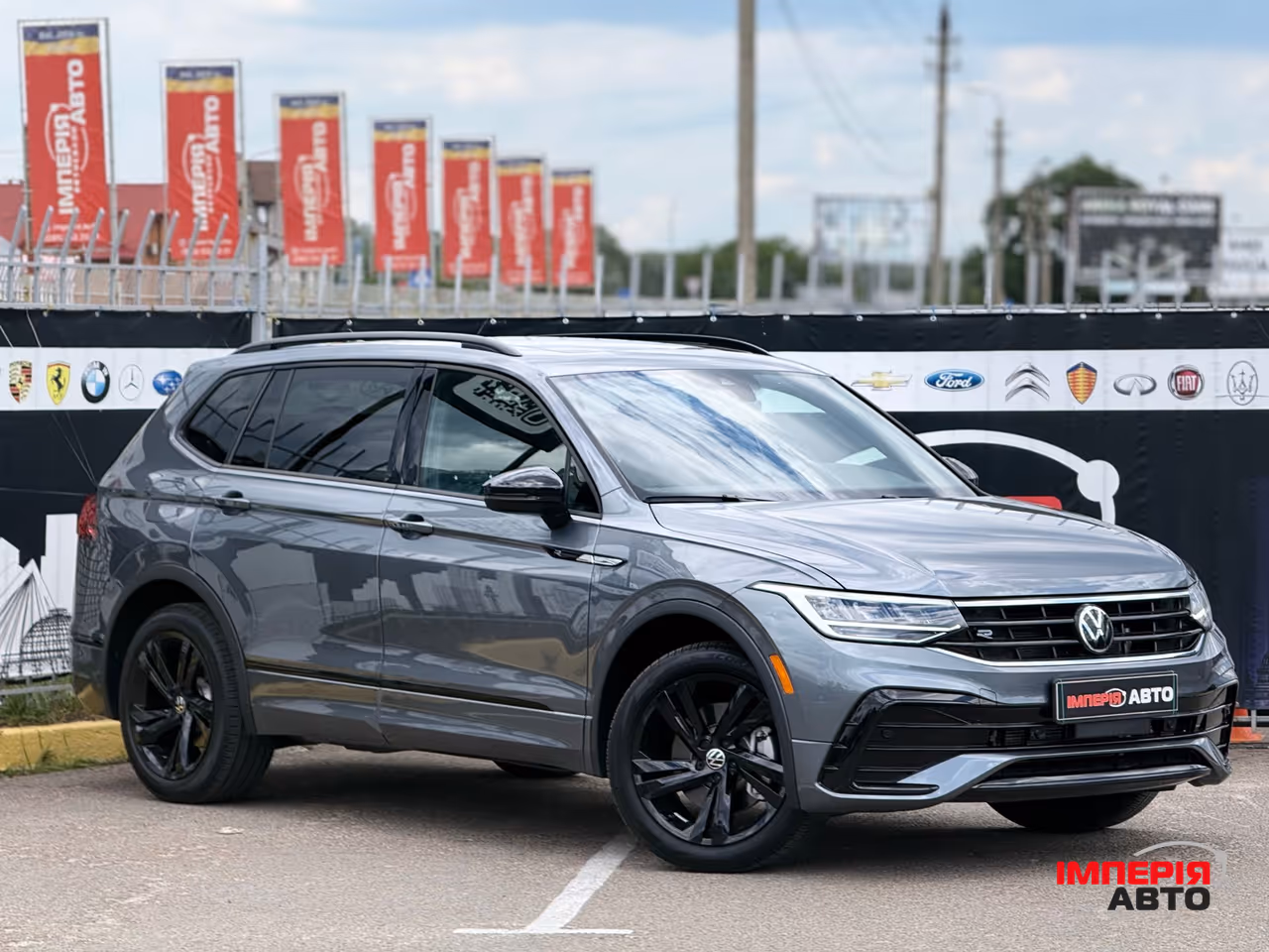 Volkswagen Tiguan - фото 4