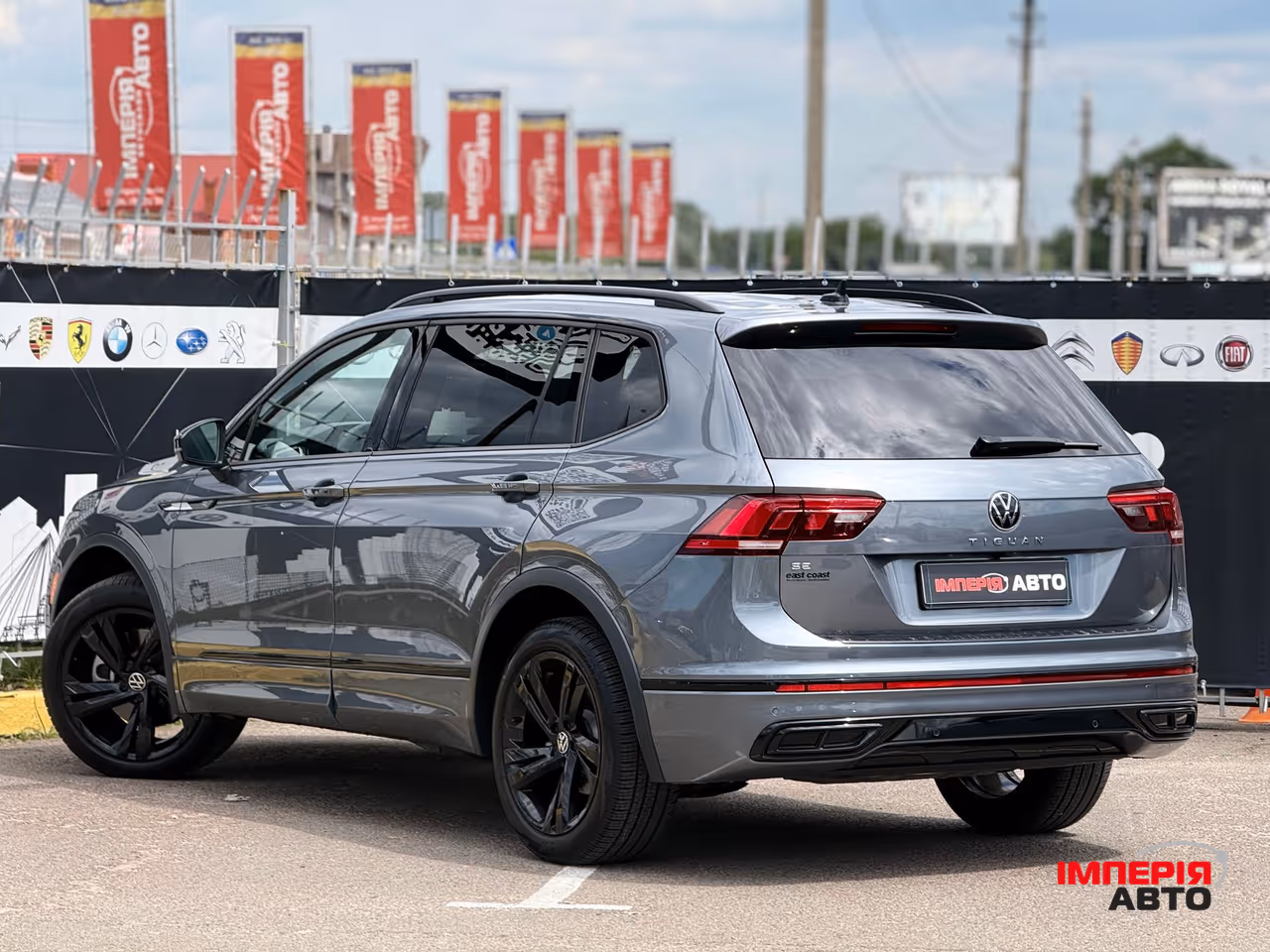 Volkswagen Tiguan - фото 9