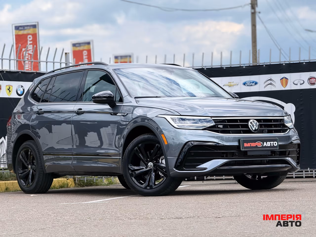 Volkswagen Tiguan - фото 3