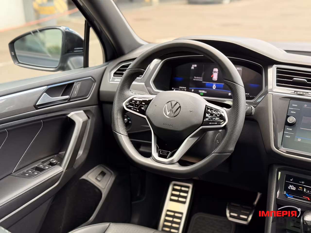 Volkswagen Tiguan - фото 28