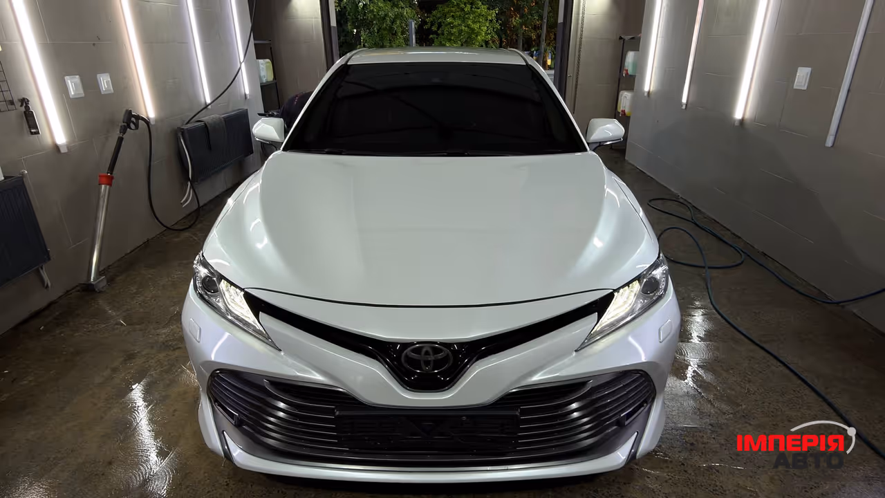 Toyota Camry - фото 2