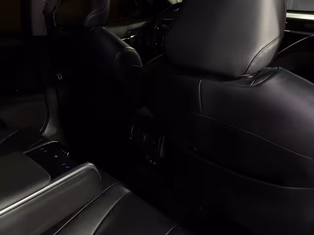 Toyota Camry - фото 5