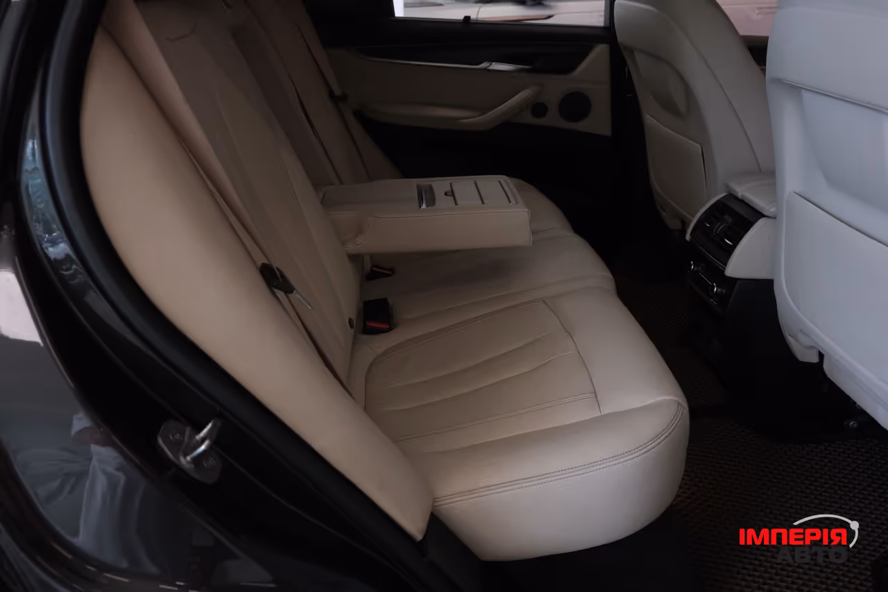 BMW X5 - фото 8