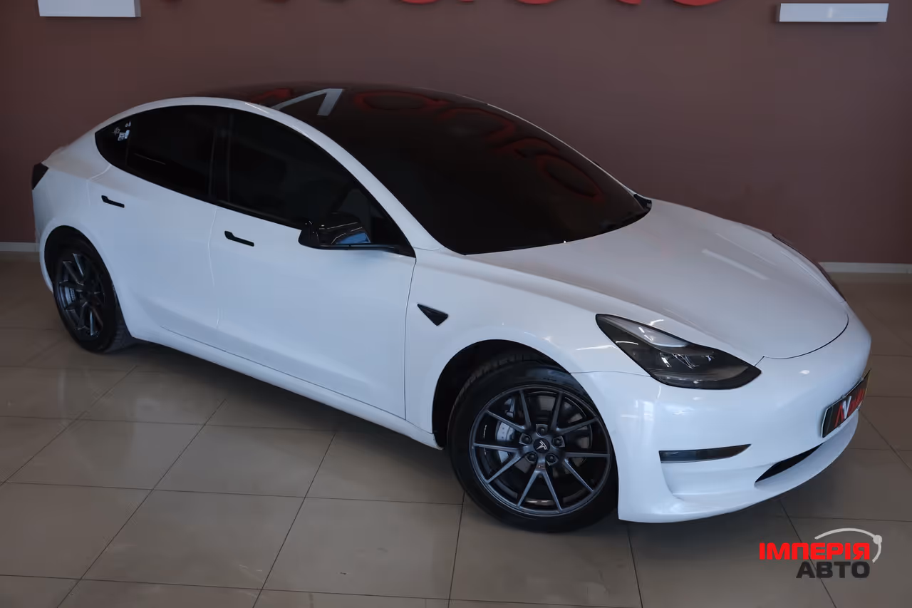 Tesla Model 3 - фото 4