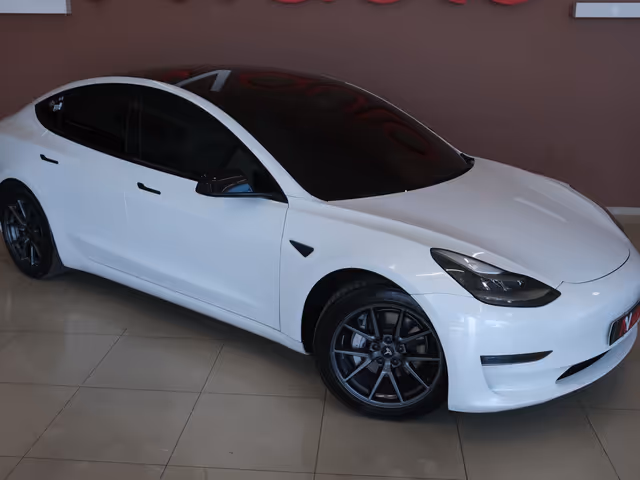 Tesla Model 3 - фото 4